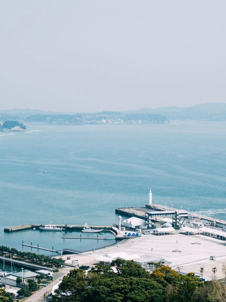 茅ヶ崎海岸から見た夕暮れの江ノ島